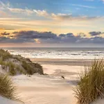 Apartment By The Beach